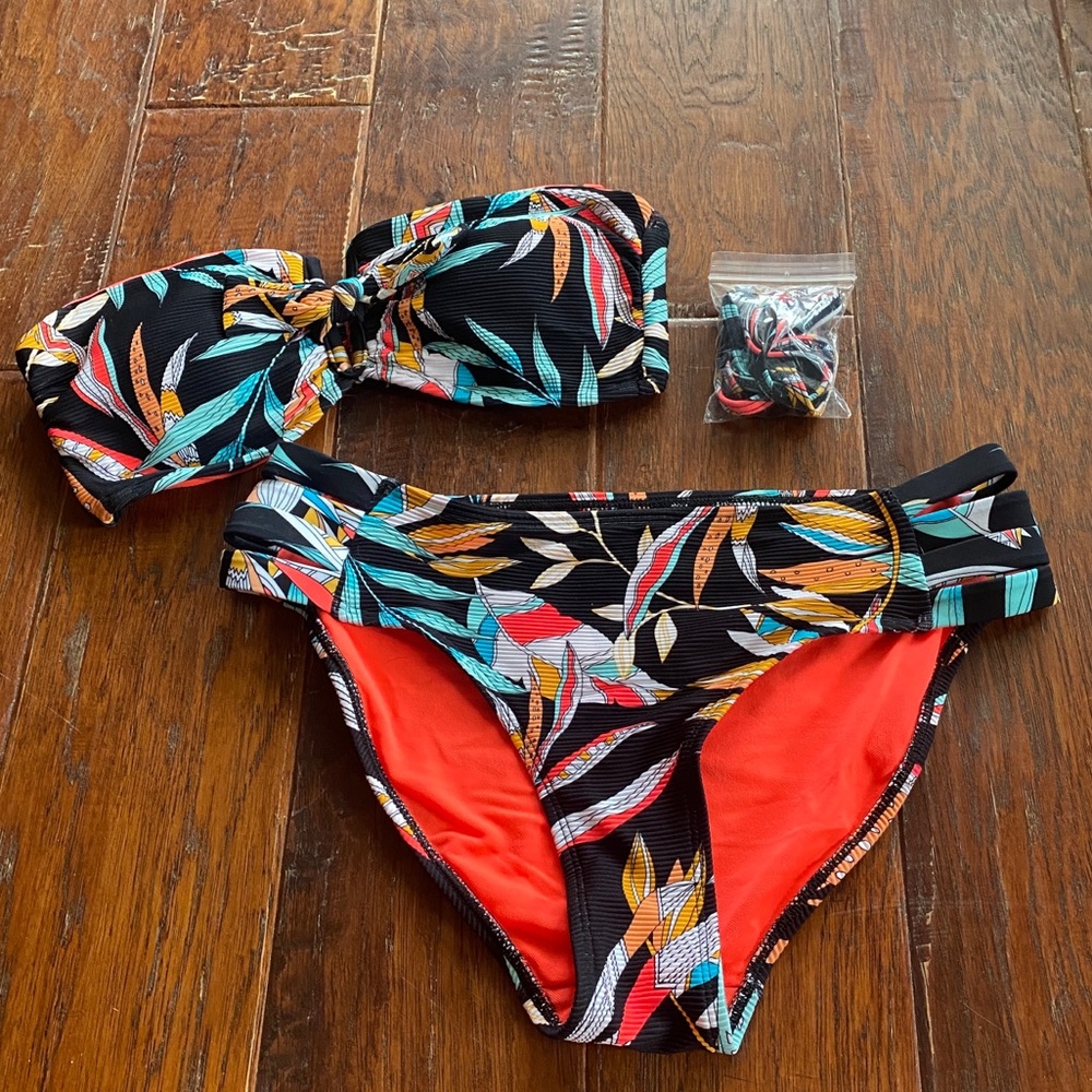 Body Glove Floral Bandeua Bikini Set